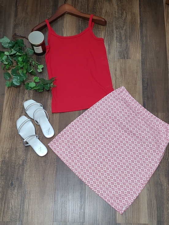 GAP Dresses & Skirts - 3/$25 Red And White Gap Skirt